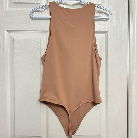 Aritzia Babaton Bodysuit- Size L - Picture 2 of 4